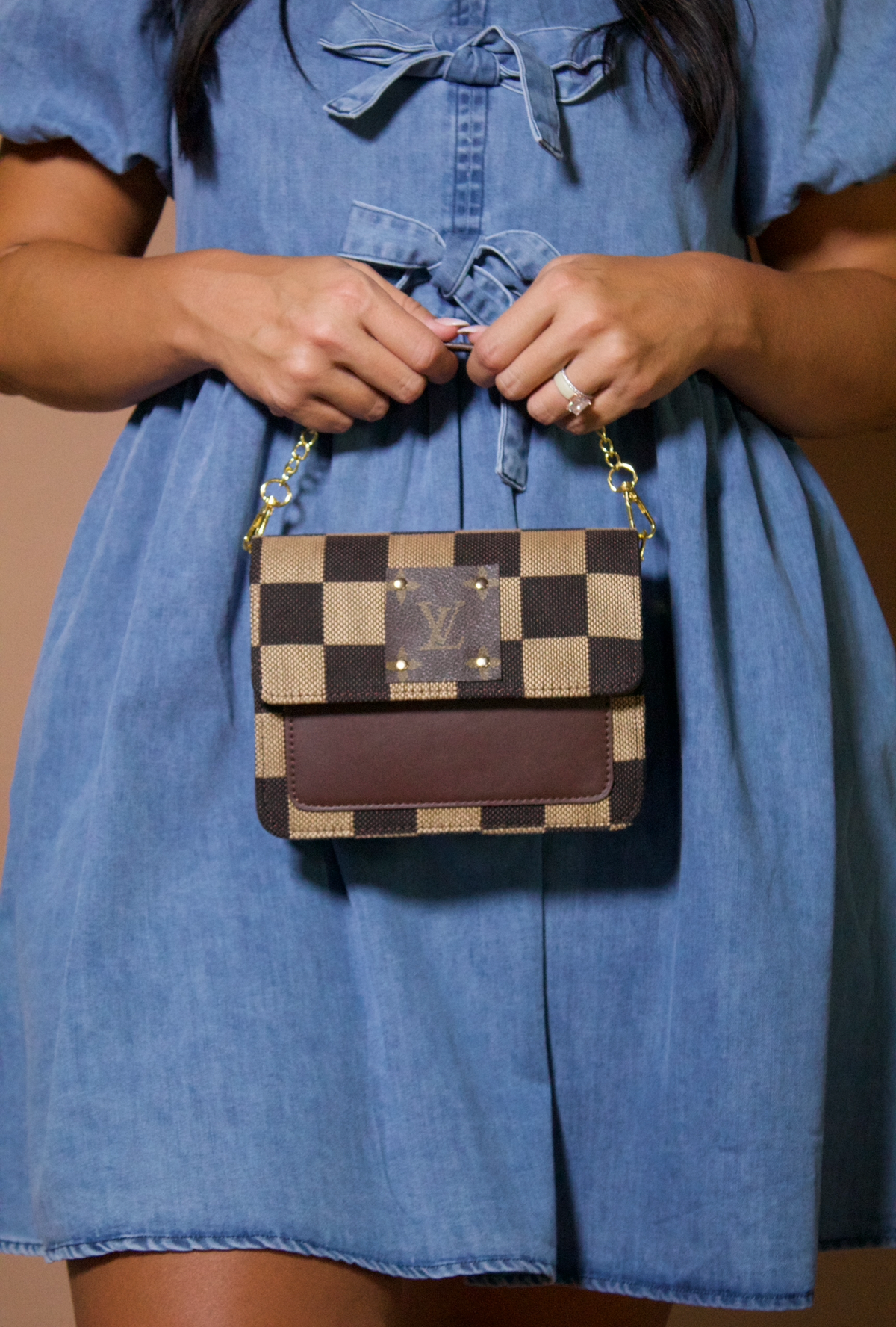 UPCYCLED CHECKERED CHAIN BAG